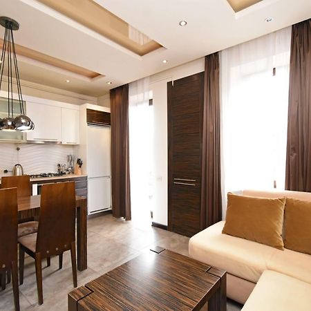 Galaxy Inn Luxury Hostel In Center Erywań Zewnętrze zdjęcie