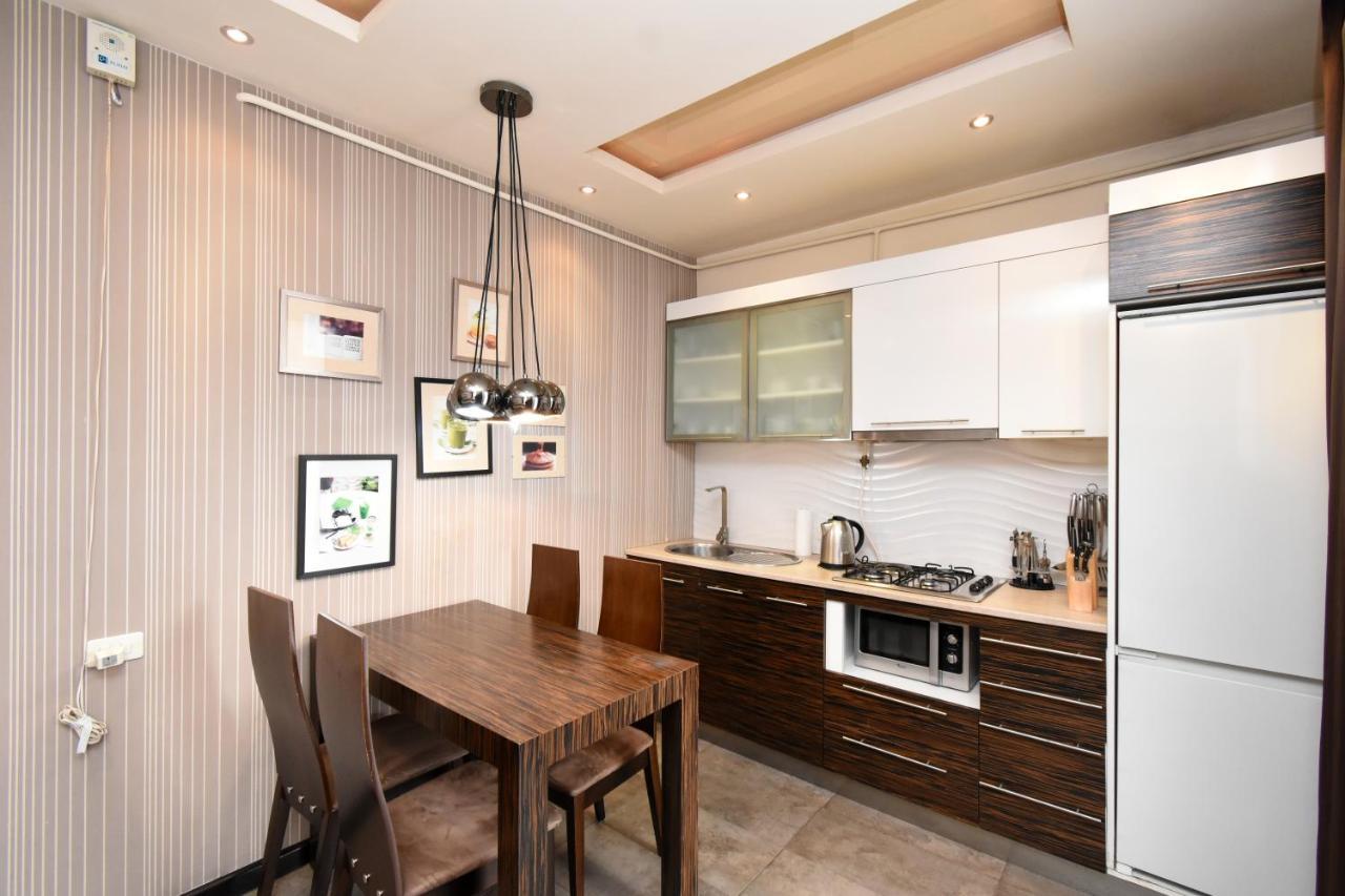 Galaxy Inn Luxury Hostel In Center Erywań Zewnętrze zdjęcie