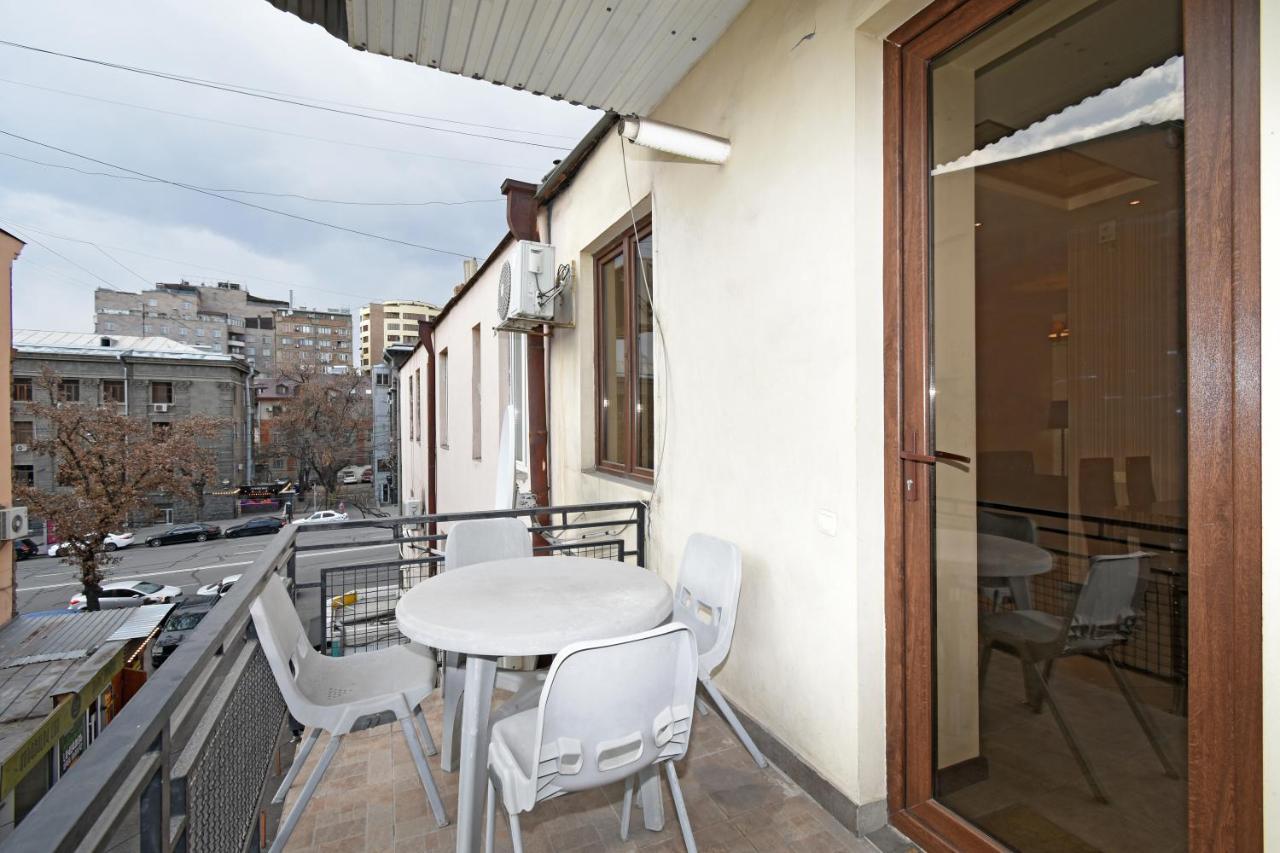 Galaxy Inn Luxury Hostel In Center Erywań Zewnętrze zdjęcie