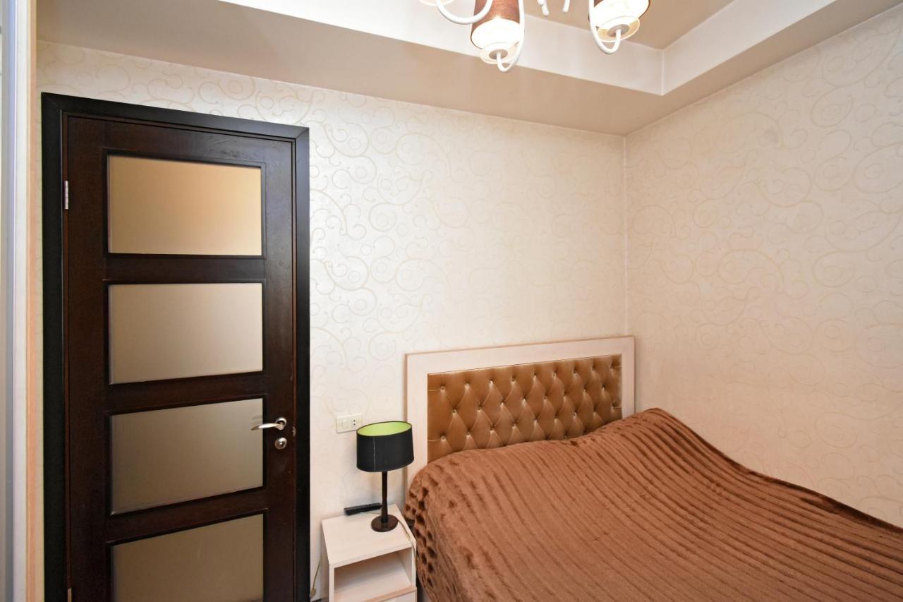 Galaxy Inn Luxury Hostel In Center Erywań Zewnętrze zdjęcie