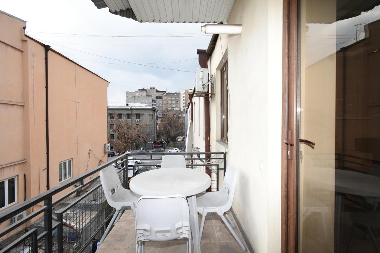 Galaxy Inn Luxury Hostel In Center Erywań Zewnętrze zdjęcie