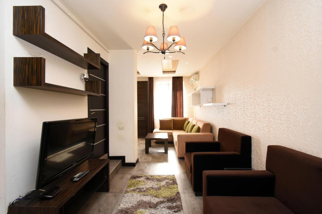 Galaxy Inn Luxury Hostel In Center Erywań Zewnętrze zdjęcie