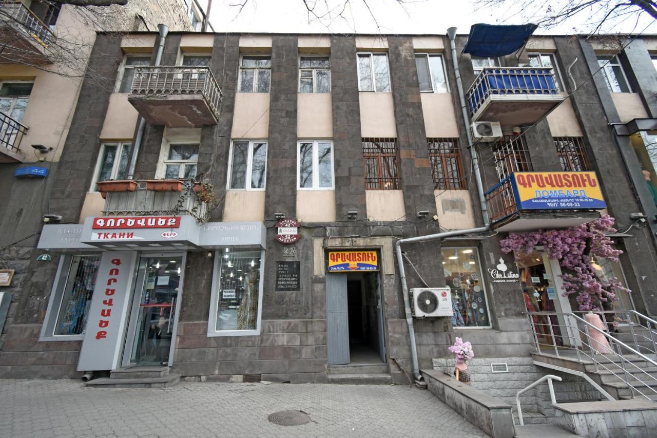 Galaxy Inn Luxury Hostel In Center Erywań Zewnętrze zdjęcie