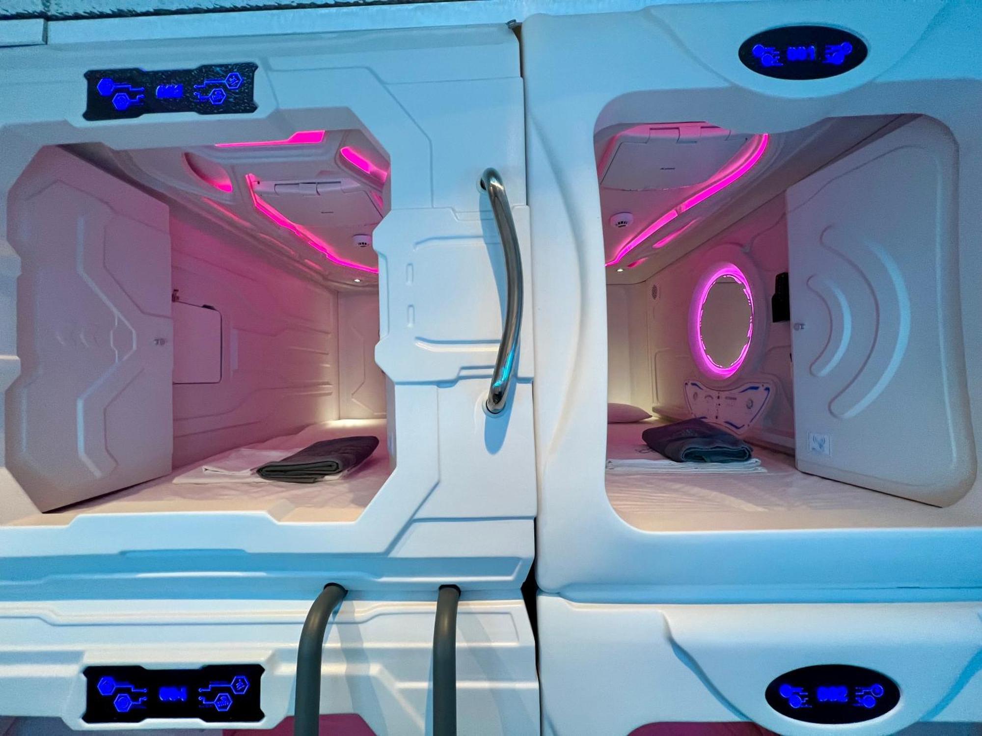 Galaxy Inn Luxury Hostel In Center Erywań Zewnętrze zdjęcie
