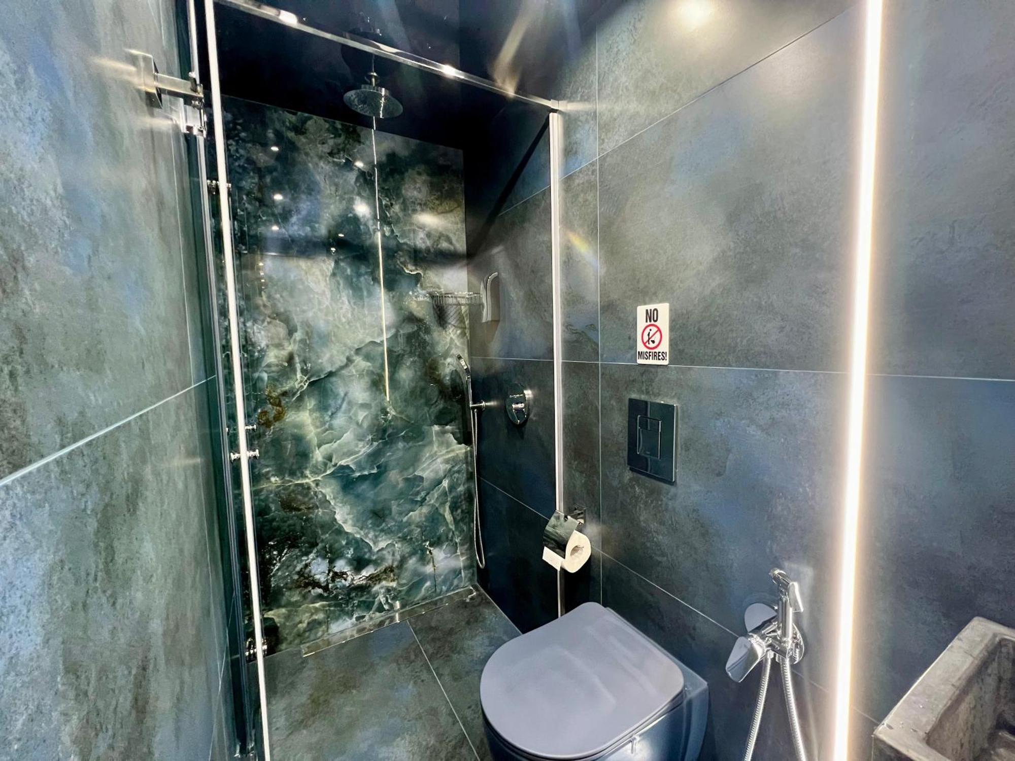 Galaxy Inn Luxury Hostel In Center Erywań Zewnętrze zdjęcie