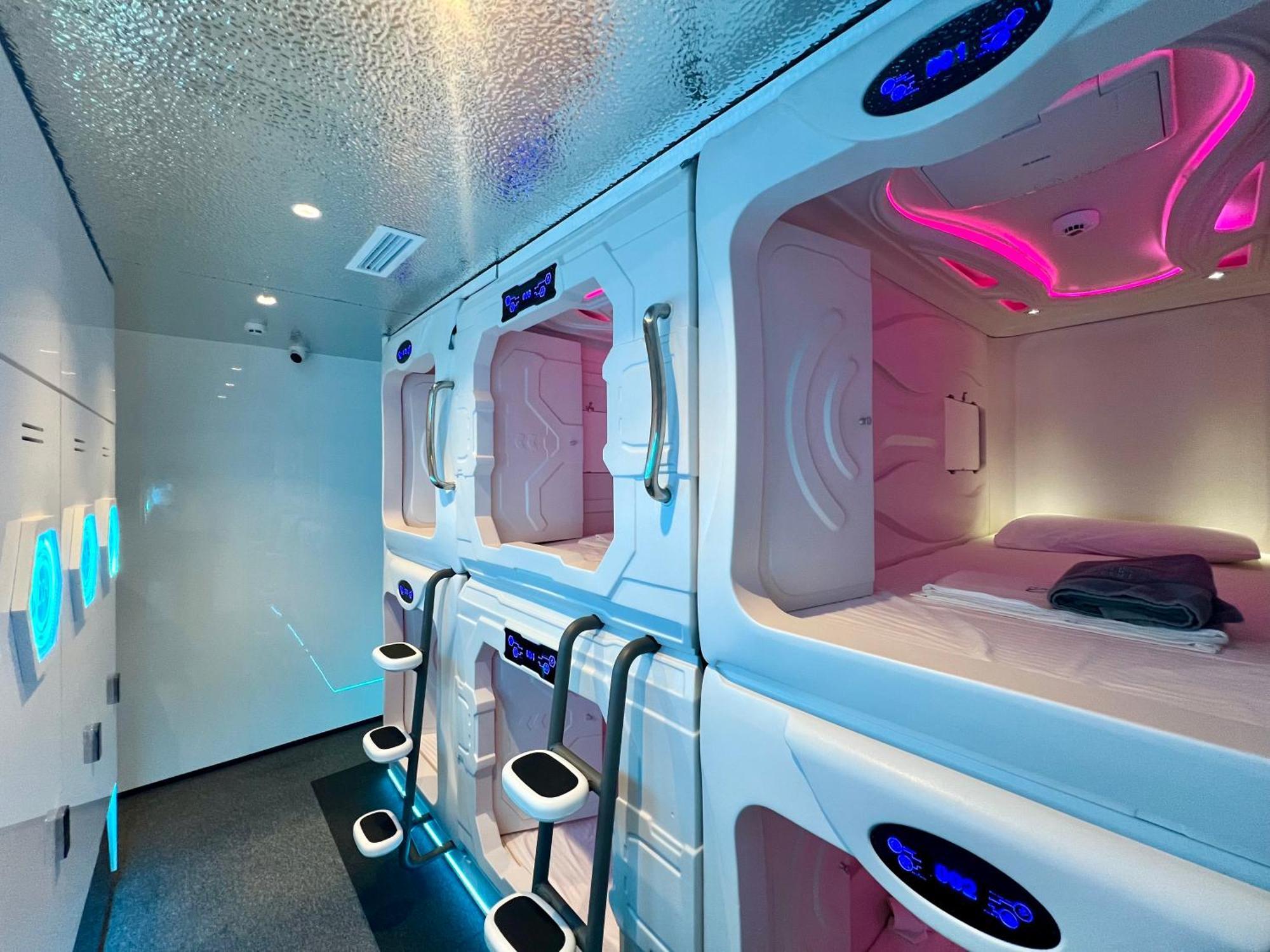 Galaxy Inn Luxury Hostel In Center Erywań Zewnętrze zdjęcie